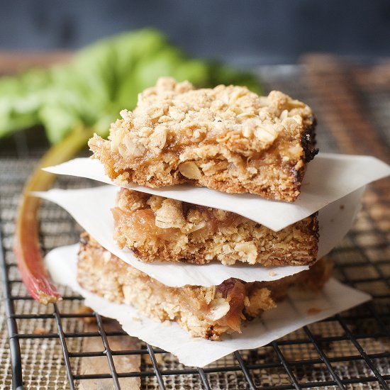 Oatmeal Rhubarb Crumb Bars