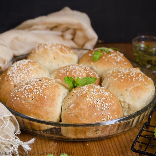 Herbed Buttermilk Rolls