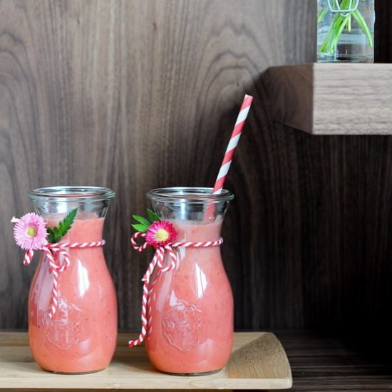 Rhubarb and Strawberry Smoothie