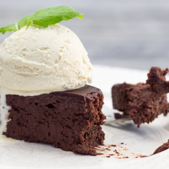 Truffle Cake with Mint Ice Cream