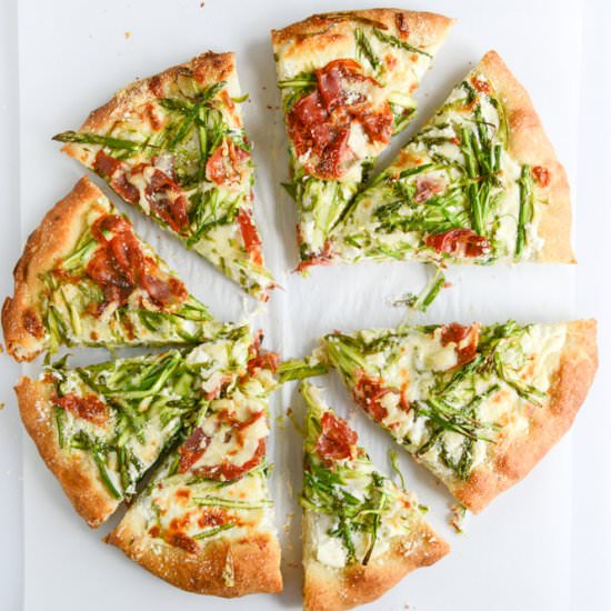 asparagus and ricotta pizza