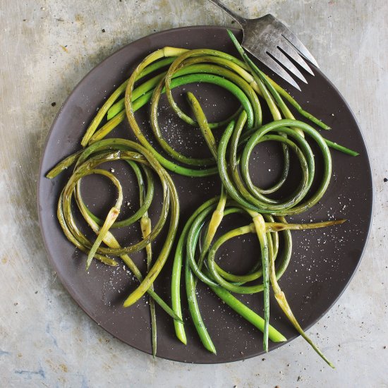 Grilled Garlic Scapes