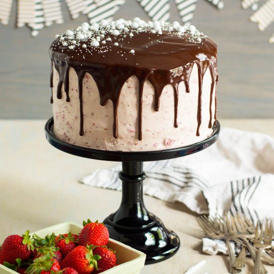 chocolate strawberry tuxedo cake