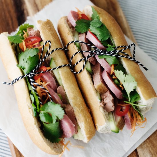 Banh Mi Nem Chua