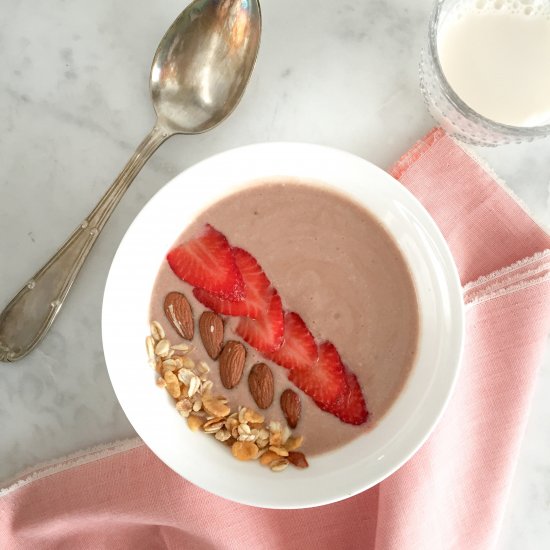 Chocolate smoothie bowl