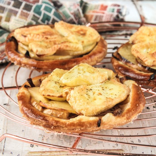 Puff Pastry with Apple and Brie