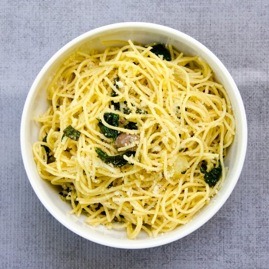 Garlicky, Lemony, Creamy Kale Pasta