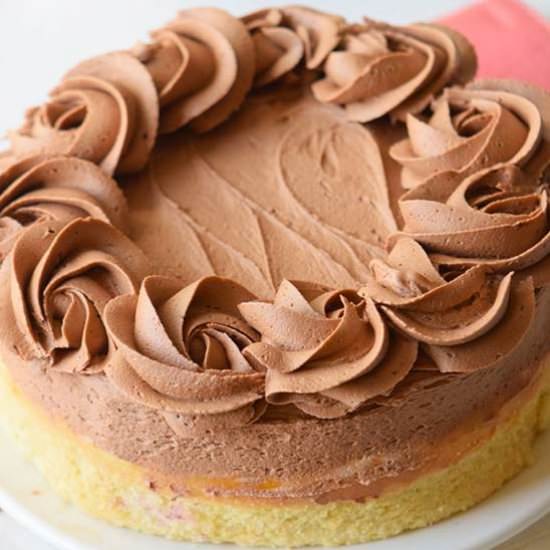 Yellow Cake With Fudge Frosting