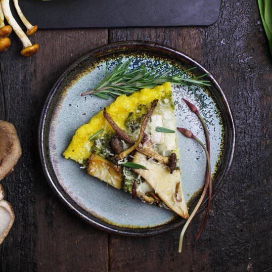 Polenta Pizza with Mushrooms