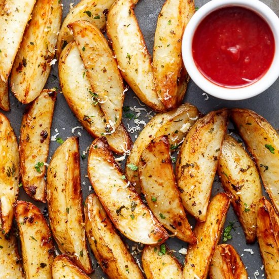 Crispy Garlic Baked Potato Wedges