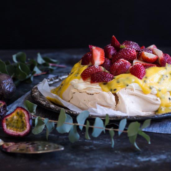 Pavlova + Passionfruit Curd