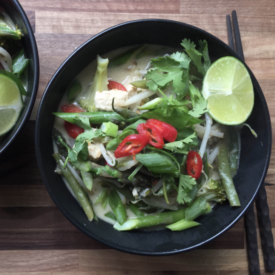 Yasai noodles with coconut & chili