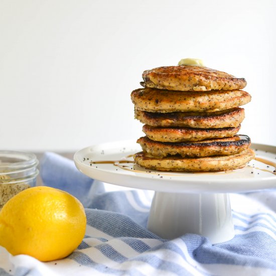 crispy lemon poppyseed oat pancakes