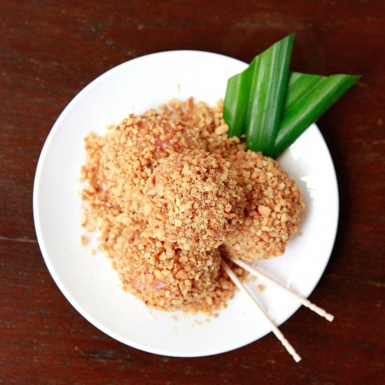 Tang Yuan (汤圆) with Ground Peanuts