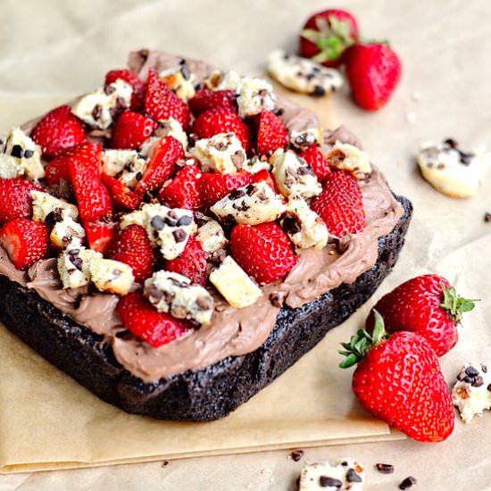 Strawberry Cookies and Cream Cake