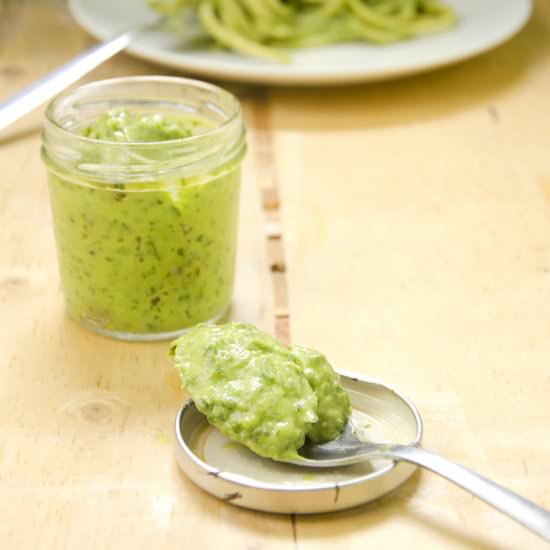 Avocado pesto sauce