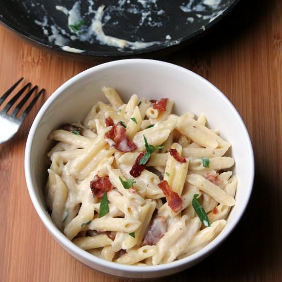 Creamy Garlic Pasta w Bacon & Chicken