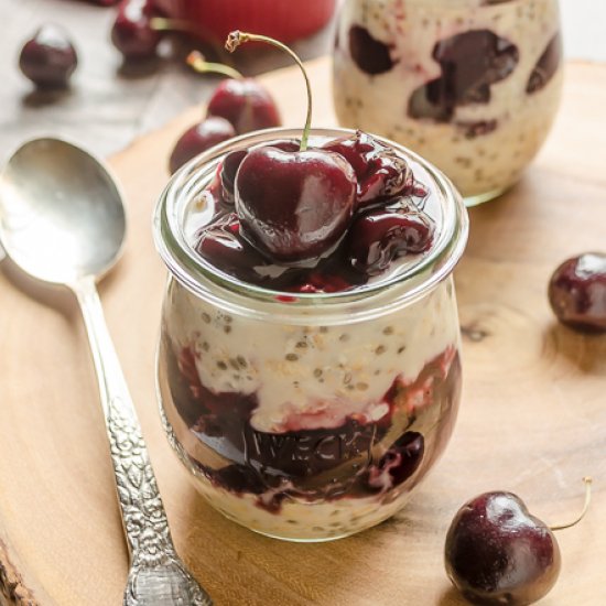 Cherry Pie Chia Overnight Oats