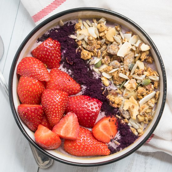 Paleo Strawberry Acai Smoothie Bowl