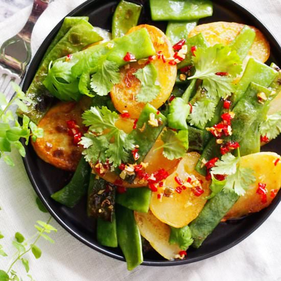 Pan fried potatoes with green beans