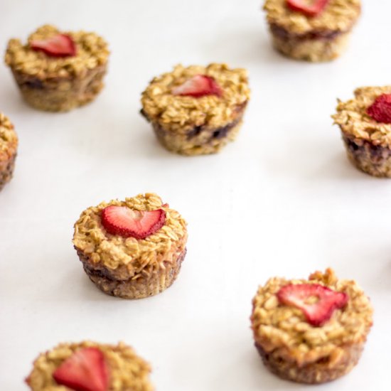 Peanut Butter and Jelly Oatmeal Cup