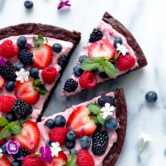 Very Berry Brownie Pizza