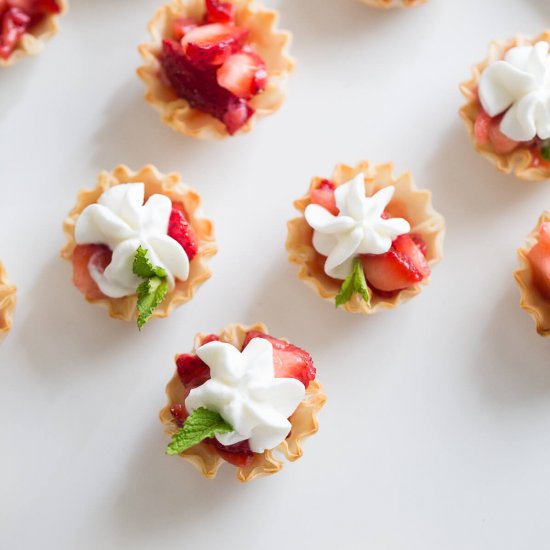 Strawberries Romanoff Cups