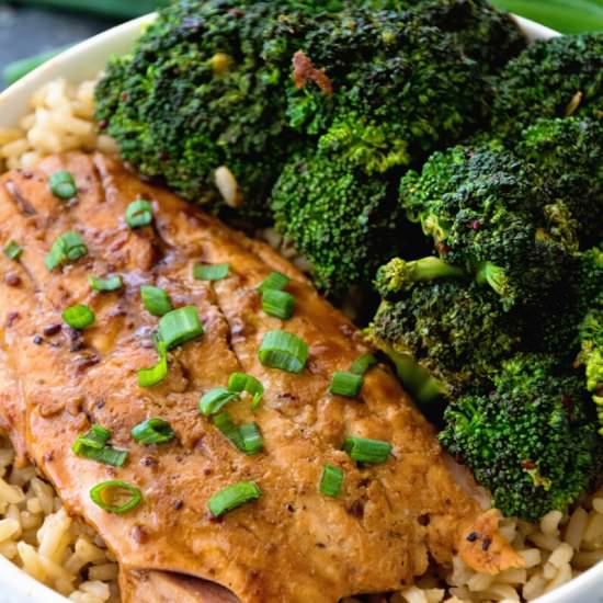 Teriyaki Salmon & Broccoli Bowls