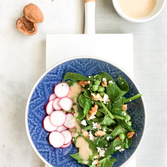 Spinach salad with feta and walnuts