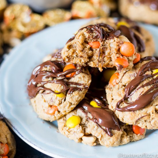 REESE’S PEANUT BUTTER OATMEAL COOKI