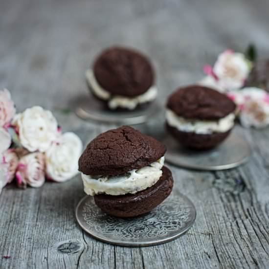 Whoopie Pies with Ice Cream