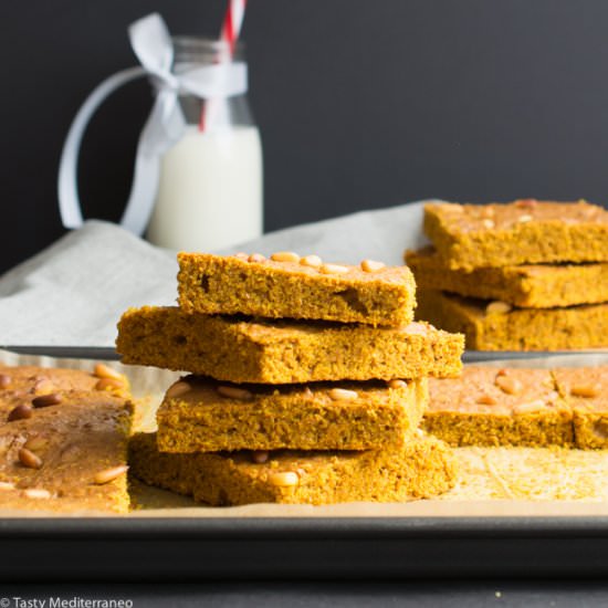 Turmeric blonde brownie