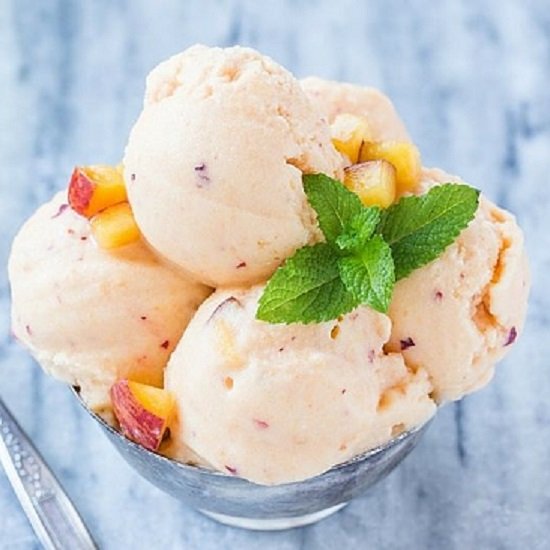 Homemade Peach Ice Cream