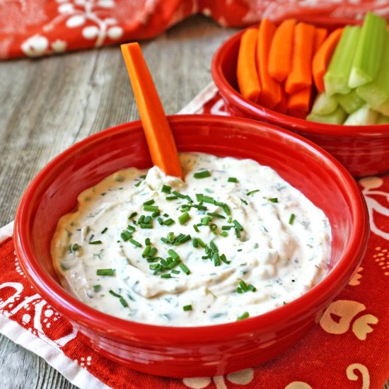 Creamy Garlic and Herb Dip