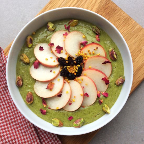 White Peach & Matcha Smoothie Bowl