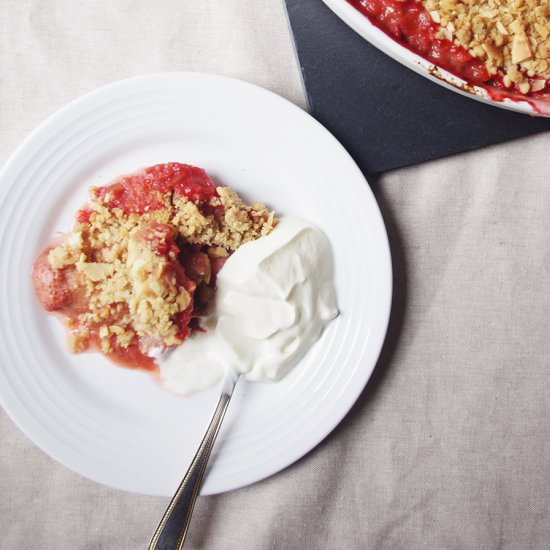 Rhubarb and strawberry crumble