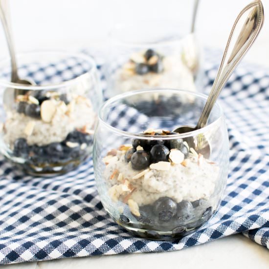 Blueberry Semolina Porridge Parfait