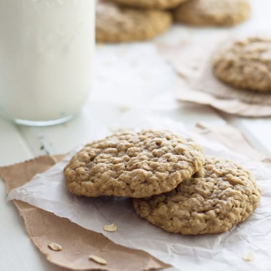 Soft and Chewy Oatmeal Cookies