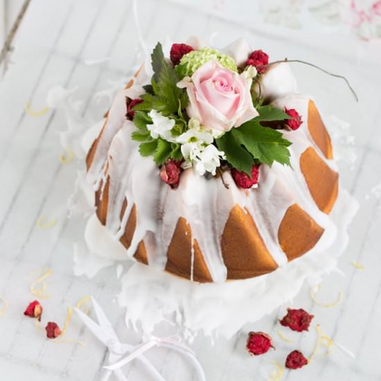 Super Juicy Lemon-Bundt-Cake