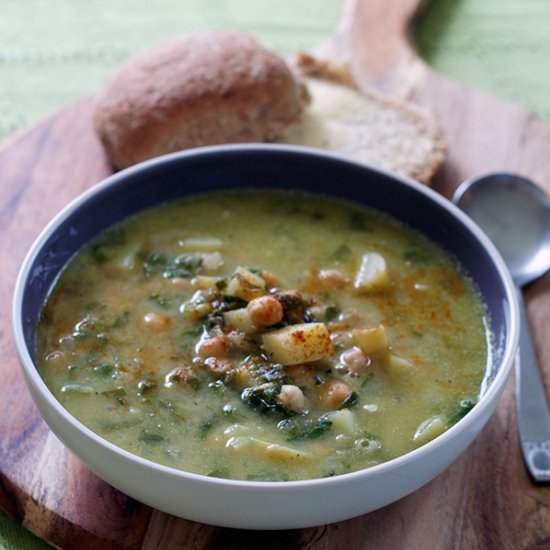 Garlic, Spinach & Chickpea Soup