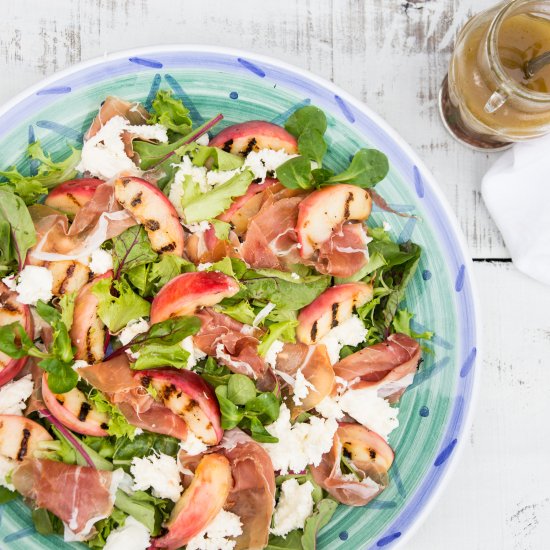 Grilled Peach and Prosciutto Salad