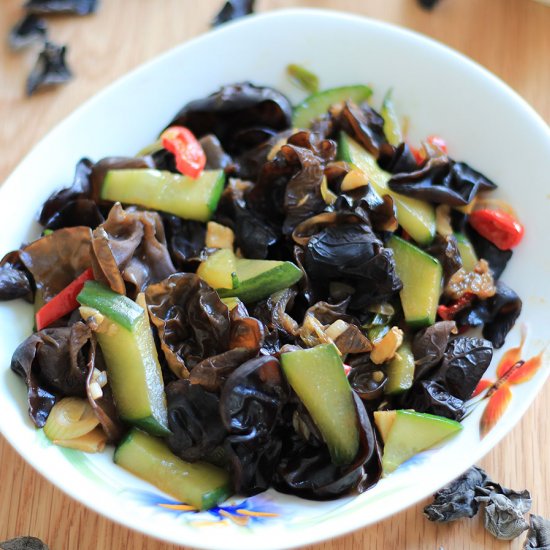 Stir-Fried Cucumber with Wood Ear Mushrooms