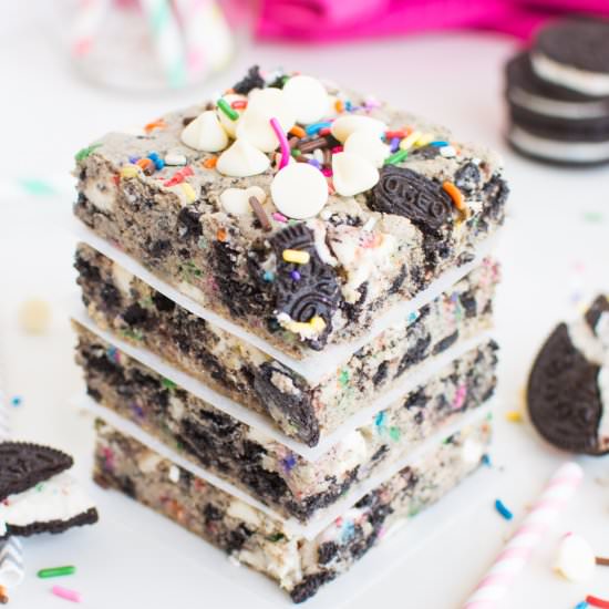 Funfetti Cookies n’ Creme Blondies