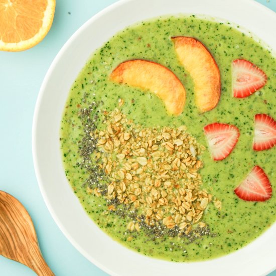 Kale Peach Smoothie Bowl