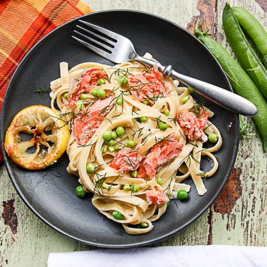 Fettuccine Alfredo Salmon & Peas