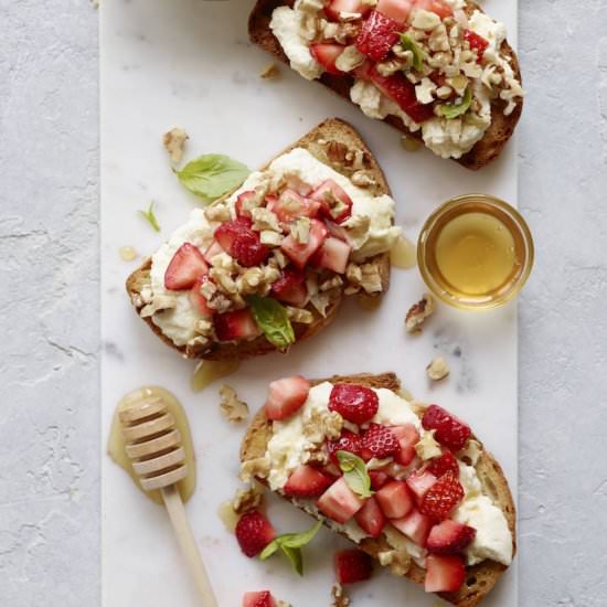 Ricotta Walnut Strawberry Crostini