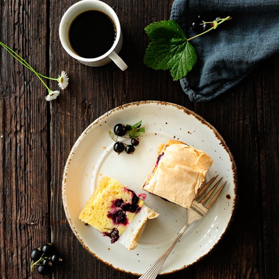 Blackcurrant Cake with Pudding