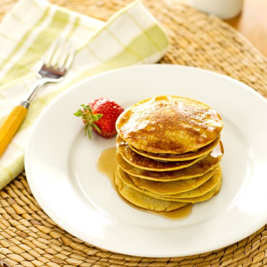 EASY BANANA PANCAKES