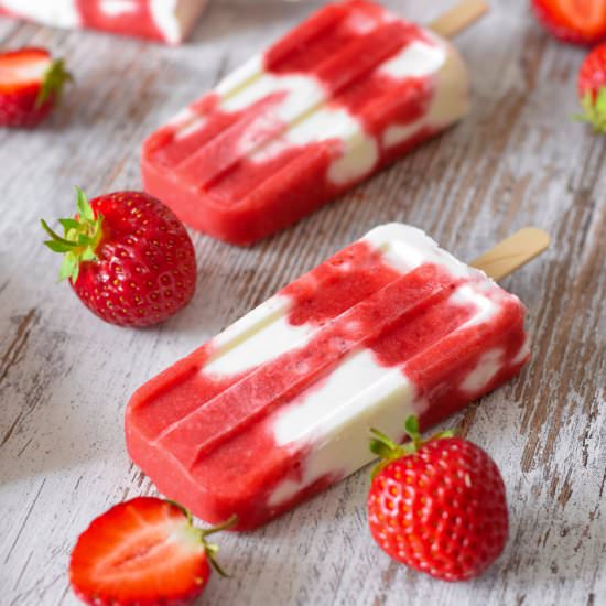 Strawberry mascarpone popsicle