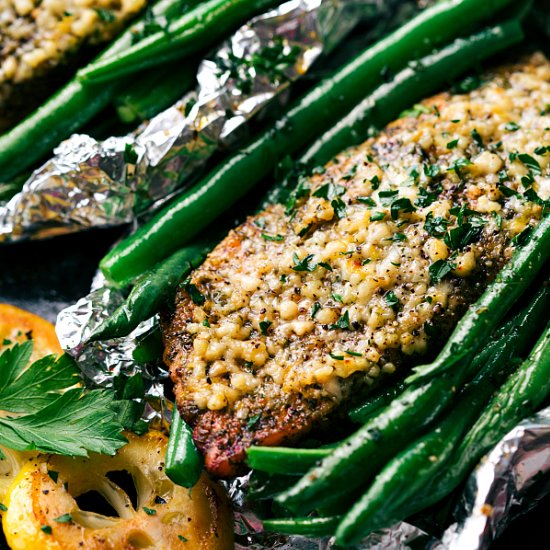 Tin Foil Garlic Salmon and Veggies